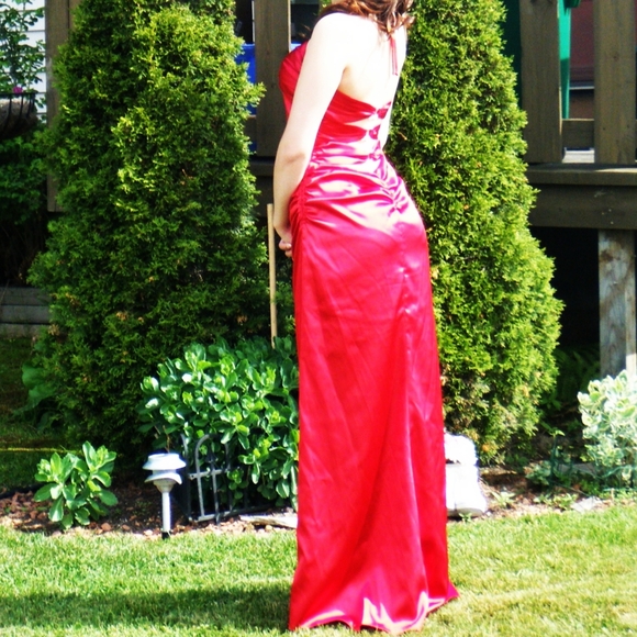 Laura Petite Prom Dress - Picture 5 of 10